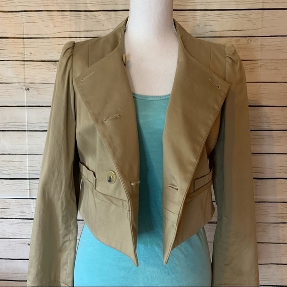 Banana Republic Shorty Blazer - Picture 3 of 11